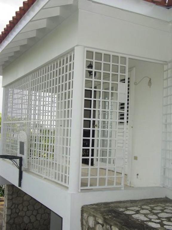 Hill Top Kingston Jamaica Oda fotoğraf