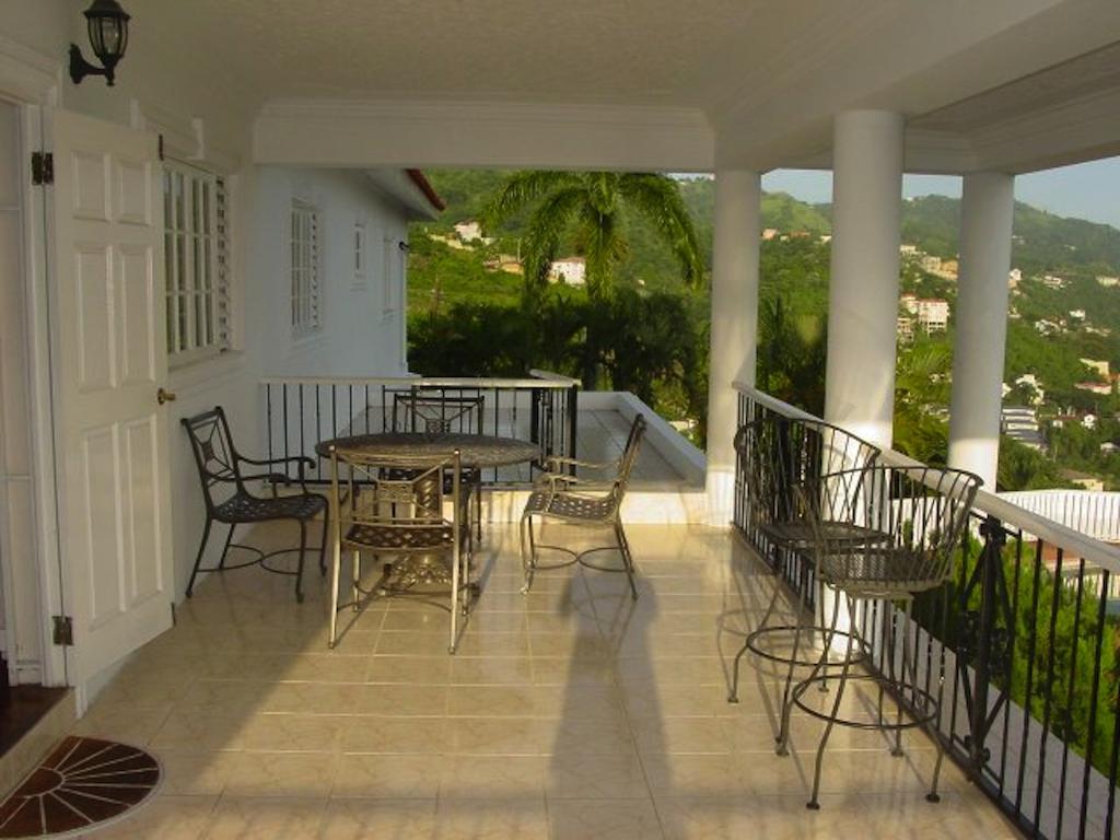 Hill Top Kingston Jamaica Oda fotoğraf